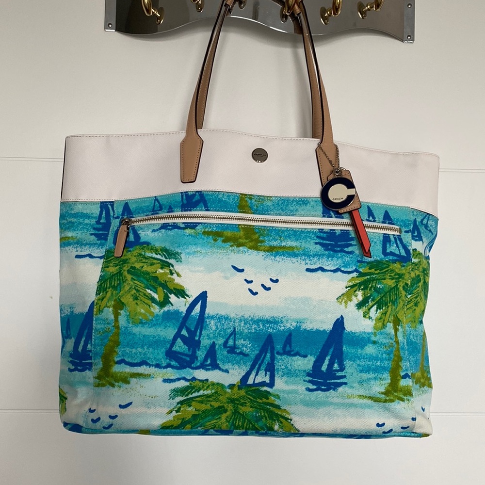 Coach Beach Resort Scene Tote